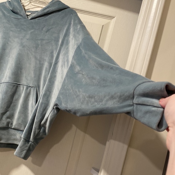 American Eagle M Light Blue Velour Hoodie - Picture 4 of 10